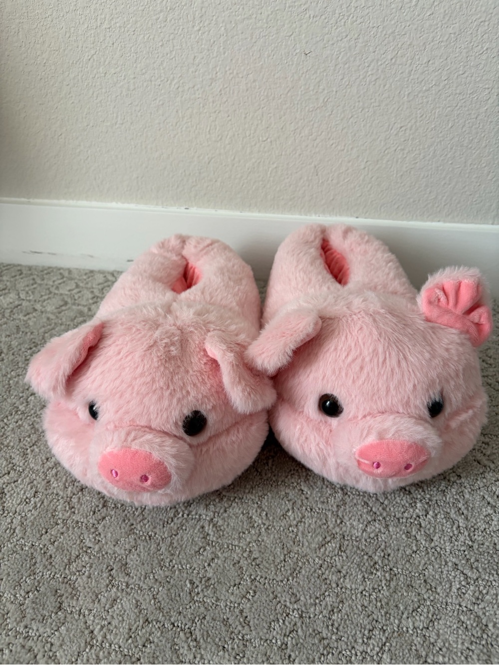 Plush Pig Slippers for Women — Soft Pink Cozy Slip-Ons